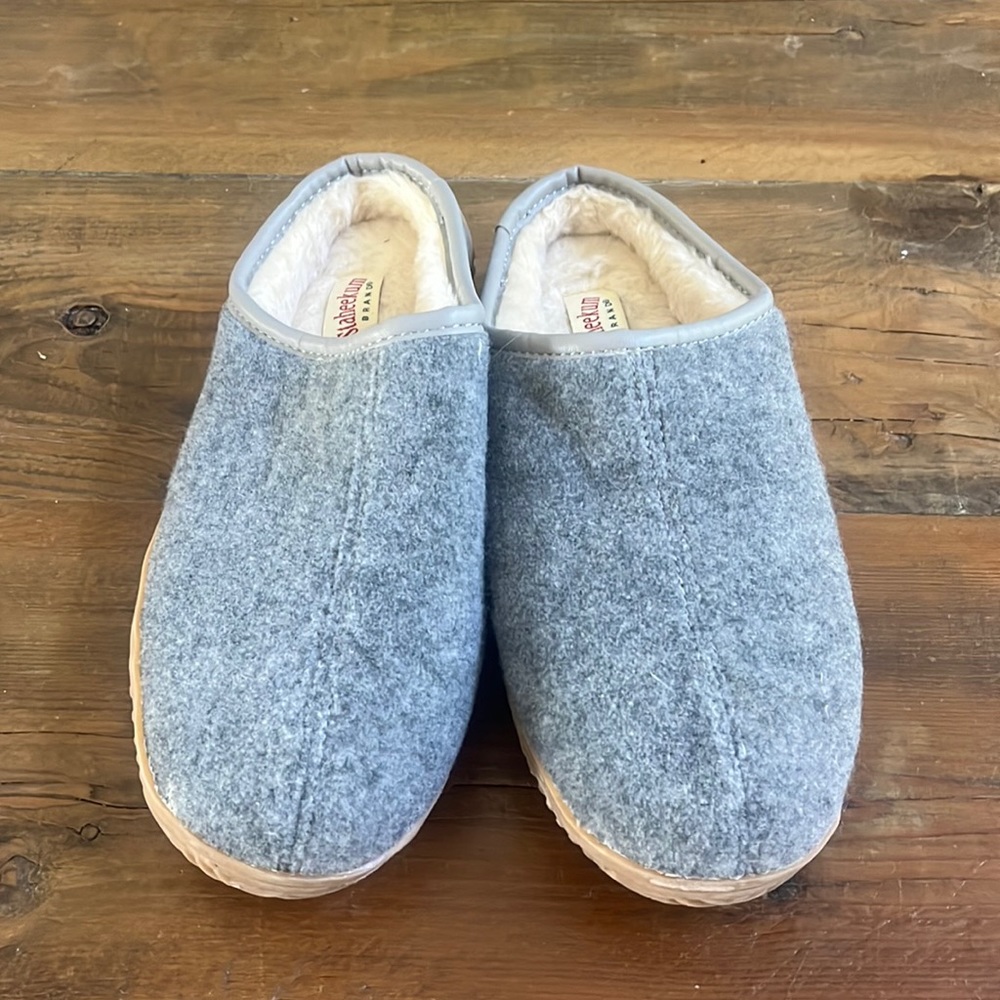 Staheekum Slippers